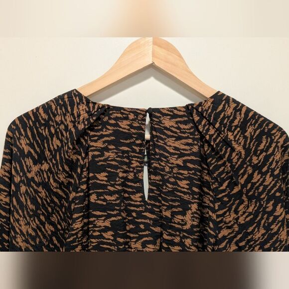 EUC Banana Republic XS Black and Brown Patterned Keyhole Front and Back Top - Picture 5 of 5